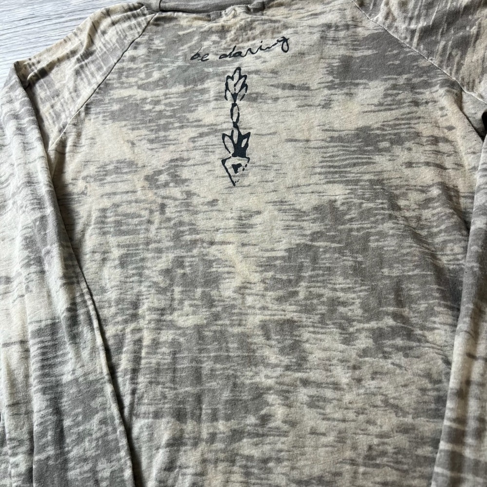 Effortless Style Extraordinary Life Top Womens S Grey Acid Wash Be Daring Boho - Picture 5 of 8